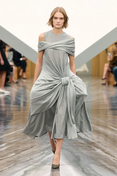 Look 24
